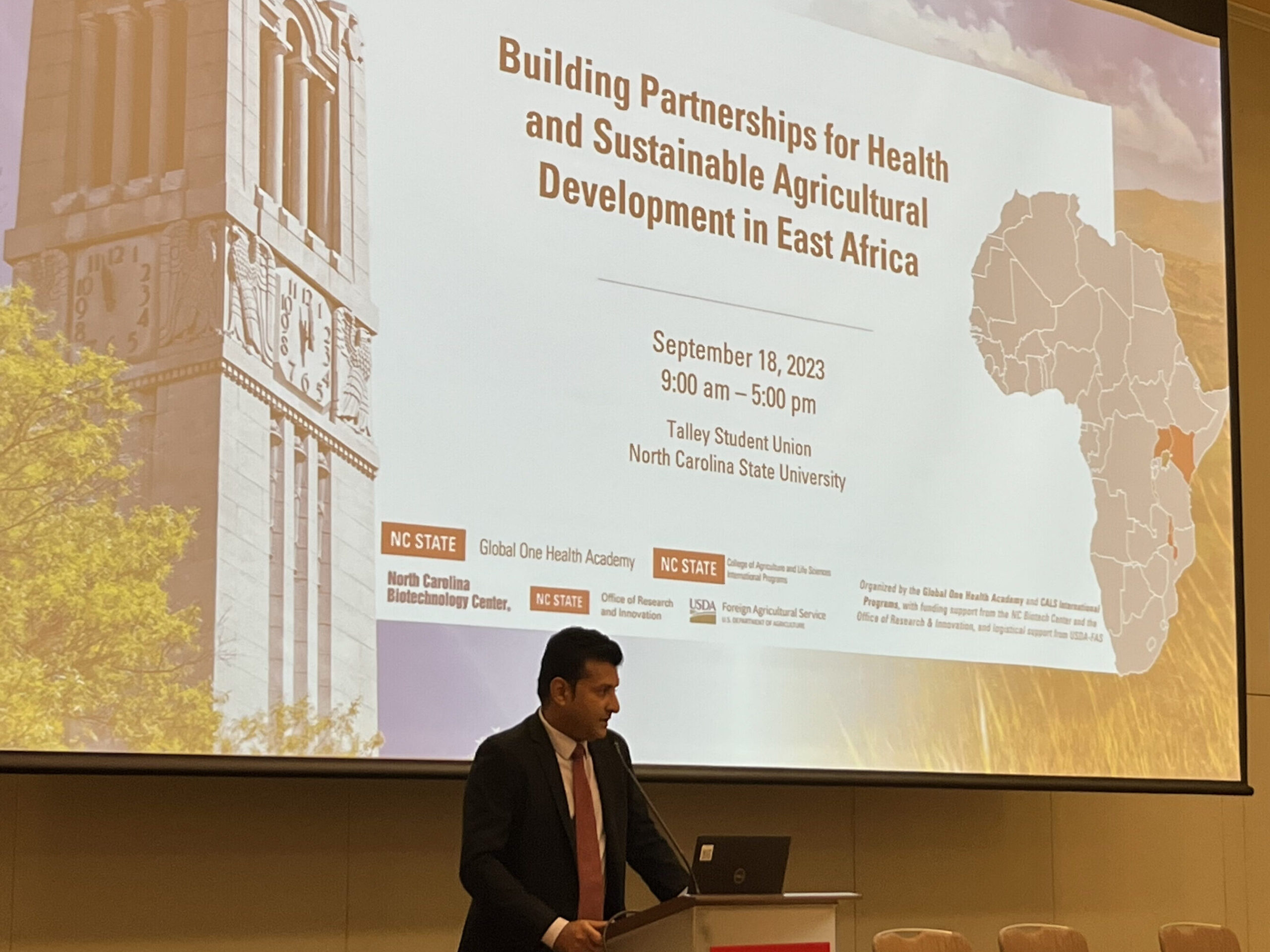 Dr. Sid Thakur presents at the 2023 East Africa Symposium