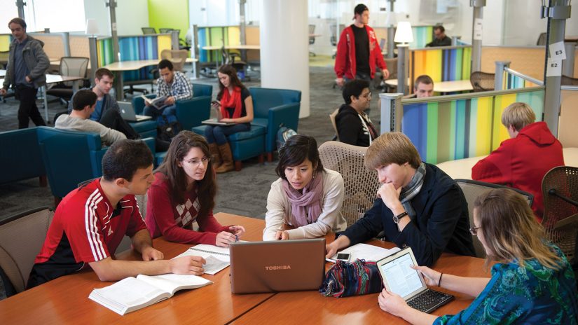 Students using Hunt Library